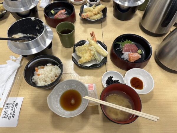 漁師料理よこすかでの昼食の写真