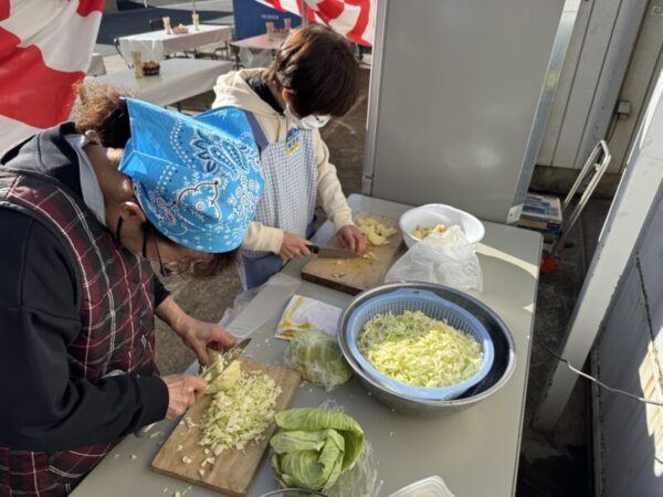 焼きそば下拵え中